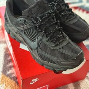 Nike Zoom Vomero 5 SE (Reflective)